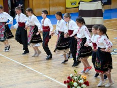 Красотата на българския фолклор оживя в годишния концерт „Нашето богатство“