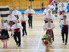 Красотата на българския фолклор оживя в годишния концерт „Нашето богатство“