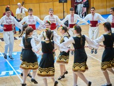 Красотата на българския фолклор оживя в годишния концерт „Нашето богатство“