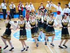 Красотата на българския фолклор оживя в годишния концерт „Нашето богатство“