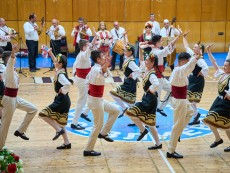 Красотата на българския фолклор оживя в годишния концерт „Нашето богатство“