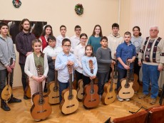 Китаристите на Цветан Радков концертираха в навечерието на Коледните празници