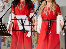 Коледен благослов с музика, песен и танц – читалищният концерт на Школата по народно пеене и Детския фолклорен ансамбъл „Развитие”