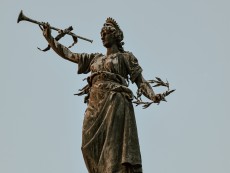 „Паметникът на Свободата”, Автор: Маргарита Дерменджиева