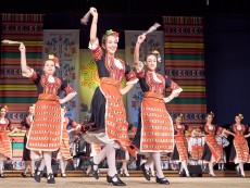 Детски фолклорен ансамбъл „Развитие”