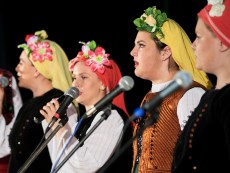 Урок по родолюбие с патриотичния концерт „За България” на Школата по народно пеене и оркестър „Севлиево”