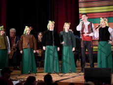 Урок по родолюбие с патриотичния концерт „За България” на Школата по народно пеене и оркестър „Севлиево”