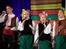 Урок по родолюбие с патриотичния концерт „За България” на Школата по народно пеене и оркестър „Севлиево”