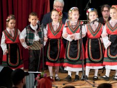 Урок по родолюбие с патриотичния концерт „За България” на Школата по народно пеене и оркестър „Севлиево”