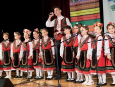 Урок по родолюбие с патриотичния концерт „За България” на Школата по народно пеене и оркестър „Севлиево”