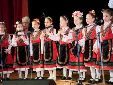 Урок по родолюбие с патриотичния концерт „За България” на Школата по народно пеене и оркестър „Севлиево”
