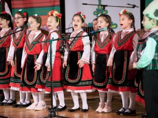 Урок по родолюбие с патриотичния концерт „За България” на Школата по народно пеене и оркестър „Севлиево”