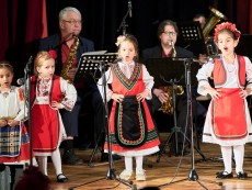 Урок по родолюбие с патриотичния концерт „За България” на Школата по народно пеене и оркестър „Севлиево”