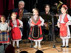 Урок по родолюбие с патриотичния концерт „За България” на Школата по народно пеене и оркестър „Севлиево”