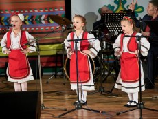 Урок по родолюбие с патриотичния концерт „За България” на Школата по народно пеене и оркестър „Севлиево”