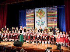Урок по родолюбие с патриотичния концерт „За България” на Школата по народно пеене и оркестър „Севлиево”