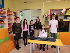 Музикалните школи с образователни концерти в детските градини