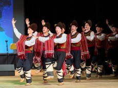 Грандиозен концерт-спектакъл „Пъстра България” представи Ансамбъл „Развитие”