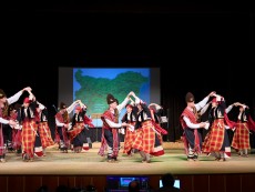 Грандиозен концерт-спектакъл „Пъстра България” представи Ансамбъл „Развитие”