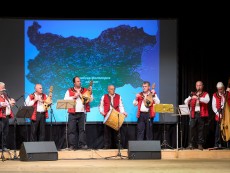 Грандиозен концерт-спектакъл „Пъстра България” представи Ансамбъл „Развитие”