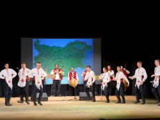 Грандиозен концерт-спектакъл „Пъстра България” представи Ансамбъл „Развитие”