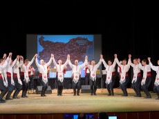 Грандиозен концерт-спектакъл „Пъстра България” представи Ансамбъл „Развитие”