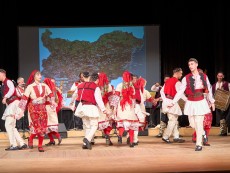 Грандиозен концерт-спектакъл „Пъстра България” представи Ансамбъл „Развитие”