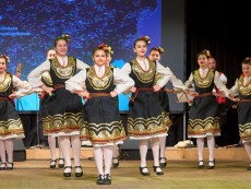 Грандиозен концерт-спектакъл „Пъстра България” представи Ансамбъл „Развитие”