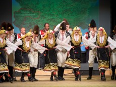 Грандиозен концерт-спектакъл „Пъстра България” представи Ансамбъл „Развитие”