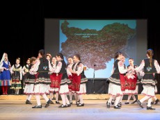 Грандиозен концерт-спектакъл „Пъстра България” представи Ансамбъл „Развитие”