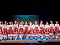 Грандиозен концерт-спектакъл „Пъстра България” представи Ансамбъл „Развитие”