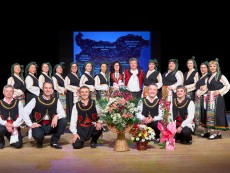 Грандиозен концерт-спектакъл „Пъстра България” представи Ансамбъл „Развитие”