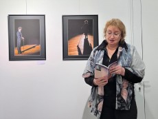 Духа зад кулисите в симбиоза на изкуствата фотография и поезия представи „Читалището – поглед отвътре”
