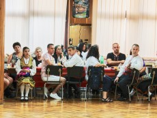 „Никой не е по-голям от хляба” – лятна седянка с обичаи, традиции и народни хора