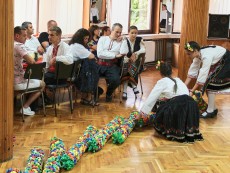 „Никой не е по-голям от хляба” – лятна седянка с обичаи, традиции и народни хора