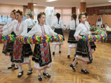 „Никой не е по-голям от хляба” – лятна седянка с обичаи, традиции и народни хора