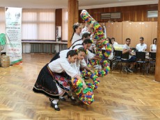 „Никой не е по-голям от хляба” – лятна седянка с обичаи, традиции и народни хора