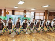 „Никой не е по-голям от хляба” – лятна седянка с обичаи, традиции и народни хора