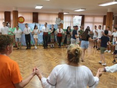 „Никой не е по-голям от хляба” – лятна седянка с обичаи, традиции и народни хора