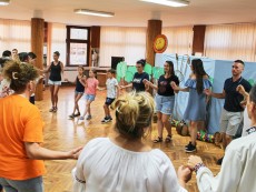 „Никой не е по-голям от хляба” – лятна седянка с обичаи, традиции и народни хора