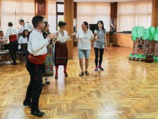 „Никой не е по-голям от хляба” – лятна седянка с обичаи, традиции и народни хора