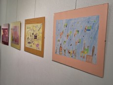 Реализъм и абстрактност в детските рисунки чрез „Нюанси с цвят на музика”