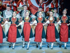 Коледен благослов с фолклор и традиции – концертът на ансамблите на Севлиево, Габрово и Трявна