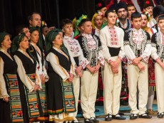 Коледен благослов с фолклор и традиции – концертът на ансамблите на Севлиево, Габрово и Трявна