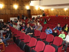 Премиерата на „Басни с герои сладкогласни” – първа свидна изява на театралната сцена за актьори, режисьор и публика