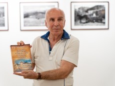 Фотоклуб „Севлиево” откри сборна изложба в единствения Музей на фотографията у нас