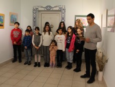 Графика, черно-бяла, в цвят, реалистична, с фантазия – изложбата „Аз и градът”