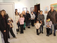 Графика, черно-бяла, в цвят, реалистична, с фантазия – изложбата „Аз и градът”