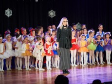 Коледно с изкуството балет в бляскав спектакъл на грациите 