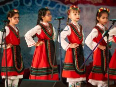 Коледна палитра с песни – благослов, концерт с послание от „Шарени цветенца”
